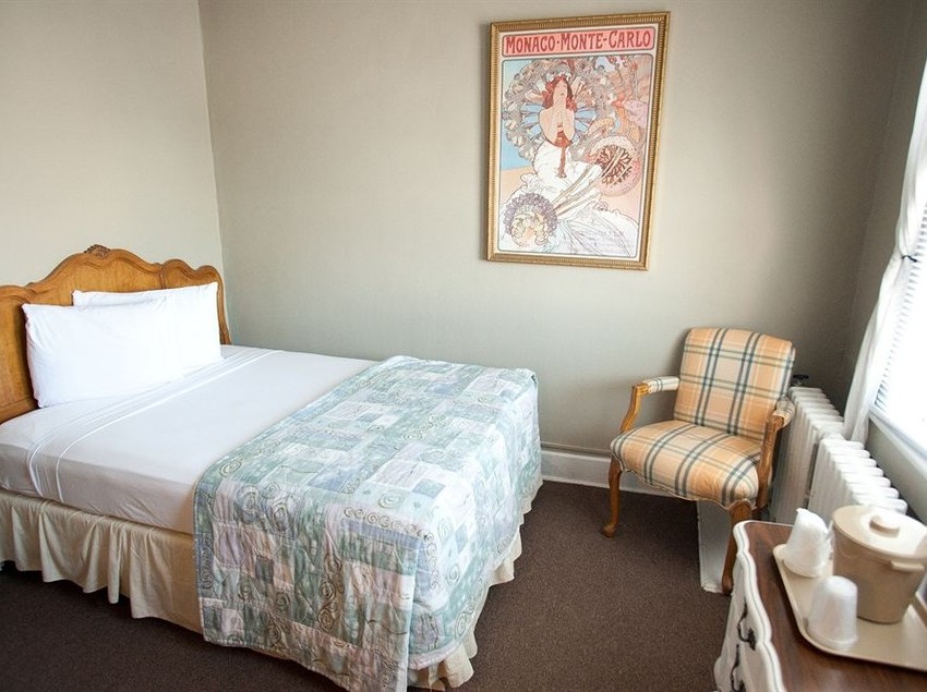 Отель The Highland Inn