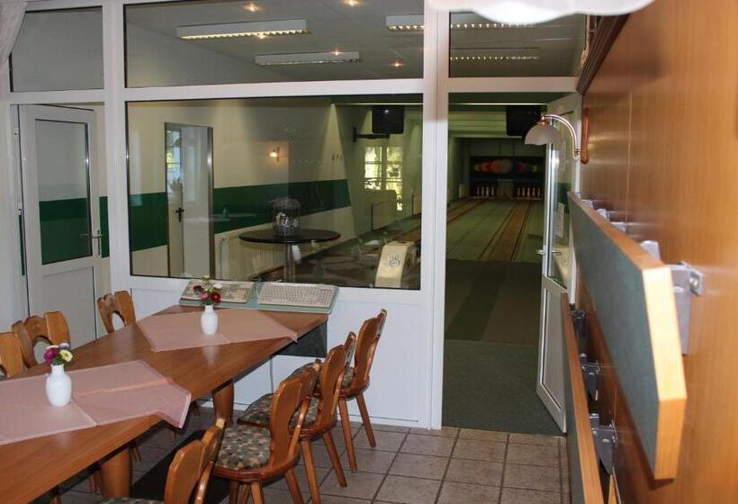 בית מלון כפרי Hostel Schweriner See