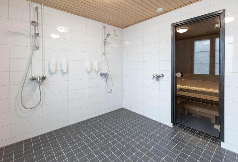 هتل Jokipuisto