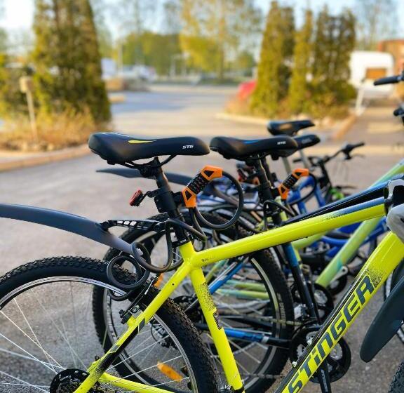 هتل Jokipuisto