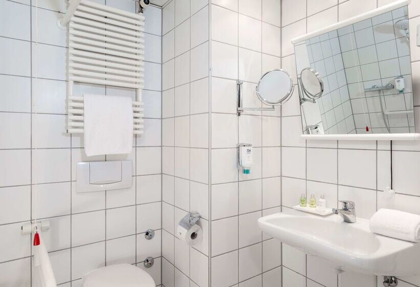 هتل NH Düsseldorf City