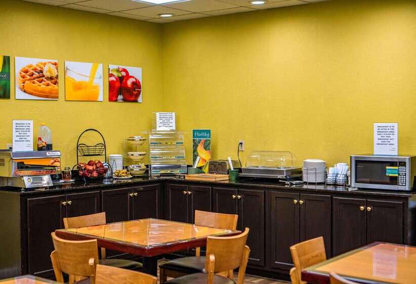هتل Quality Inn & Suites Near Six Flags   Austell