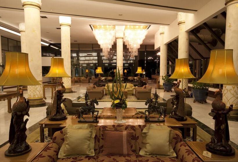 هتل Royal Wing Suites & Spa Pattaya