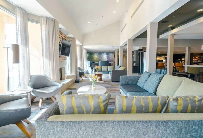 هتل Sonesta Select Camarillo