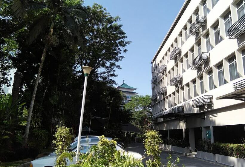 هتل Telang Usan