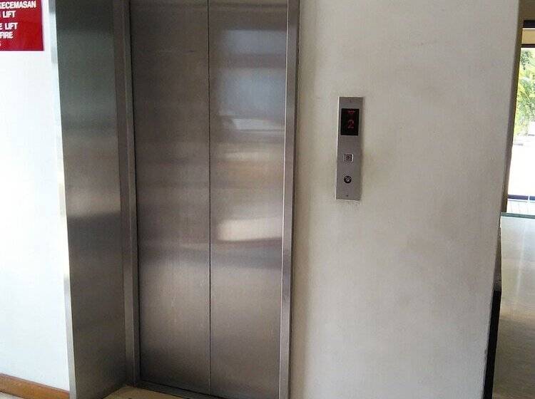 هتل Telang Usan