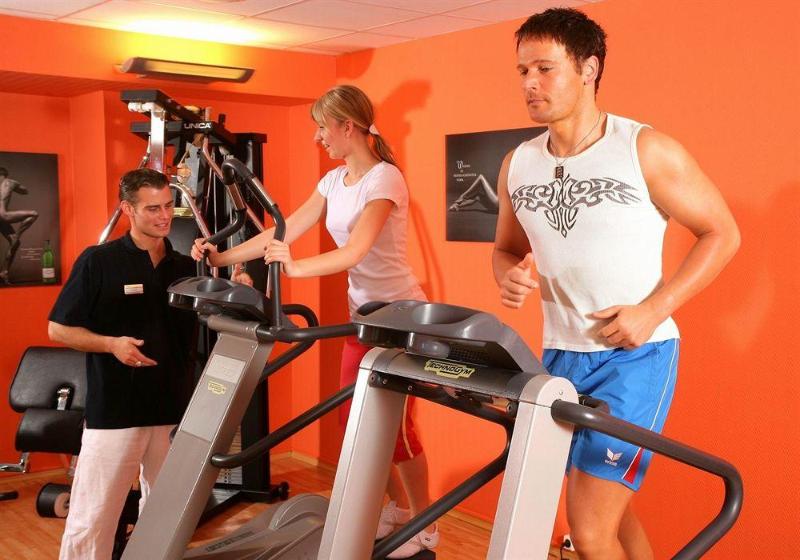 هتل Tri Rostock  Wellness Adults Only