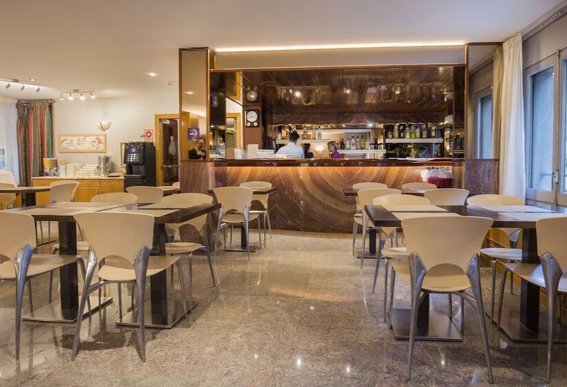 Fotos del hotel YOMO Imperial:  25