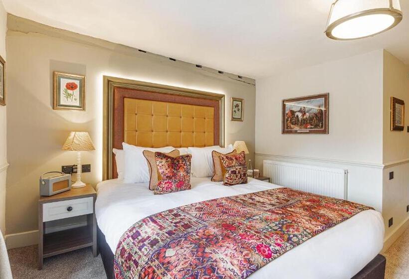 The George Hotel, Amesbury, Wiltshire