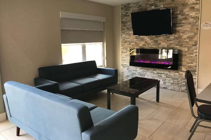 בית מלון כפרי Baymont By Wyndham Lake Park Valdosta I75