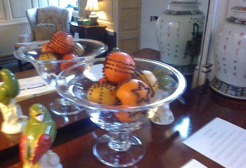 فندق Bowlish House