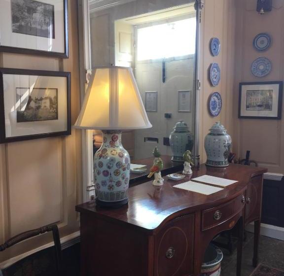 فندق Bowlish House