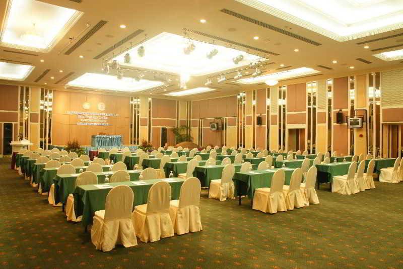 Otel Cholchan Pattaya Beach Resort Sha Extra Plus