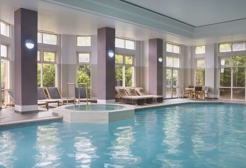 هتل Doubletree By Hilton Dartford Bridge