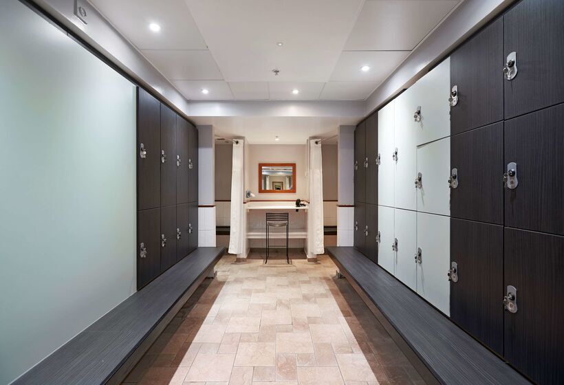 هتل Doubletree By Hilton Dartford Bridge