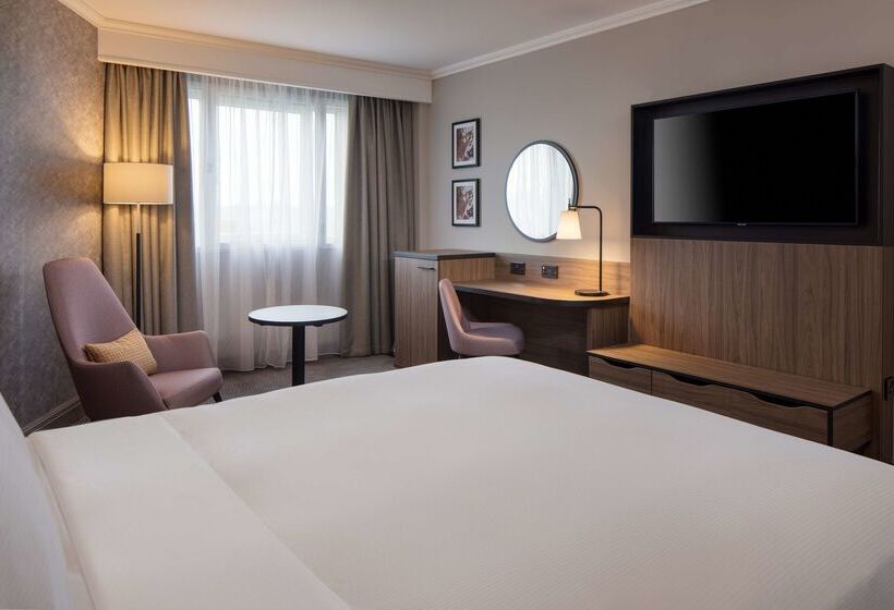 هتل Doubletree By Hilton Dartford Bridge