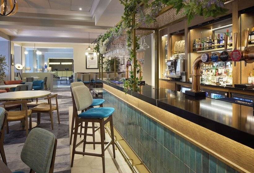 هتل Doubletree By Hilton Dartford Bridge
