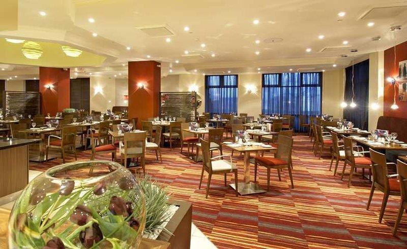 هتل Doubletree By Hilton Dartford Bridge