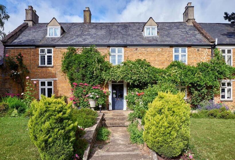 هتل Easington Guest House