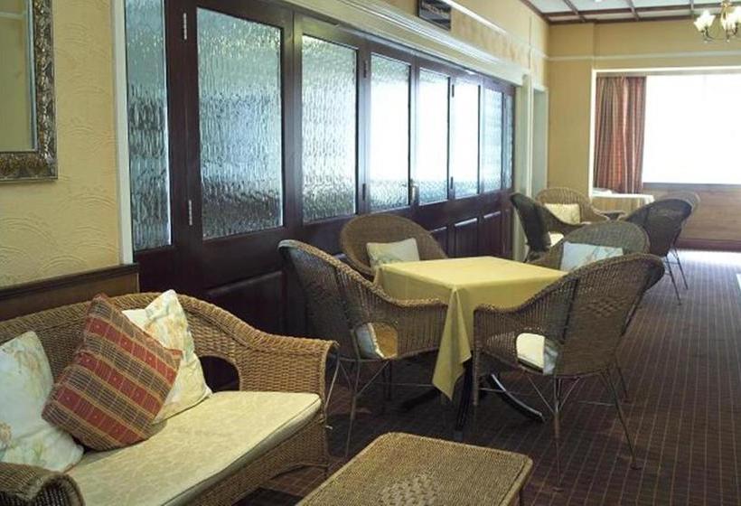 فندق Lodge At Leeming Bar