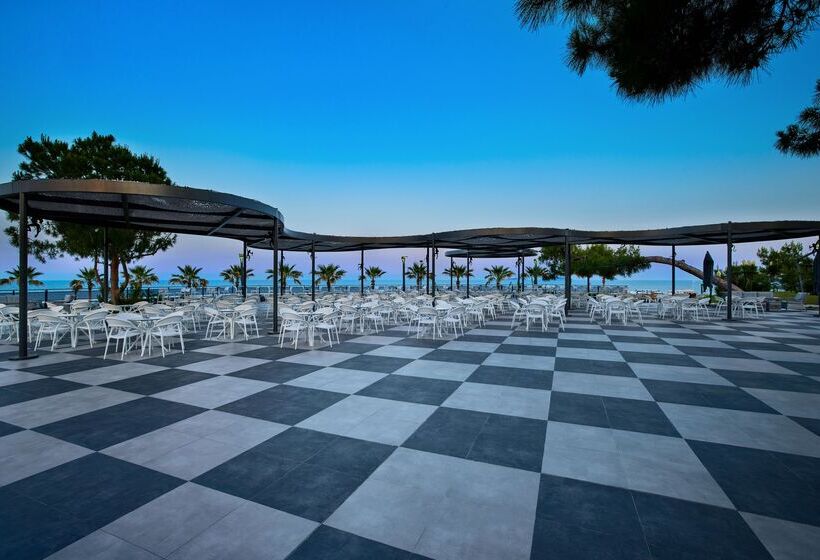 هتل Movenpick Resort Antalya Tekirova