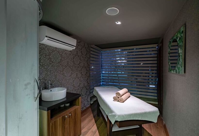 هتل Movenpick Resort Antalya Tekirova