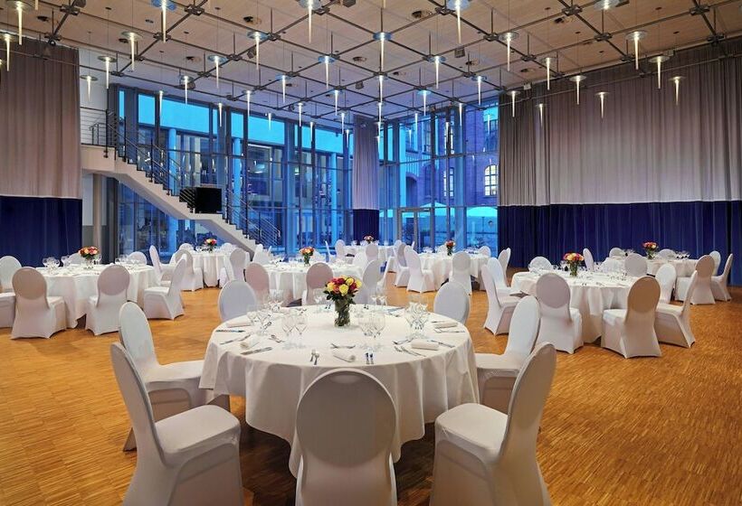 هتل Sheraton Hannover Pelikan