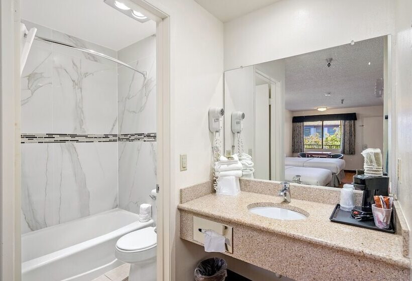 בית מלון כפרי Downtown Slo Inn   San Luis Obispo