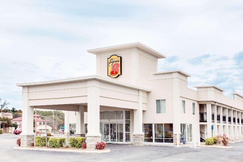 هتل Super 8 By Wyndham Dalton