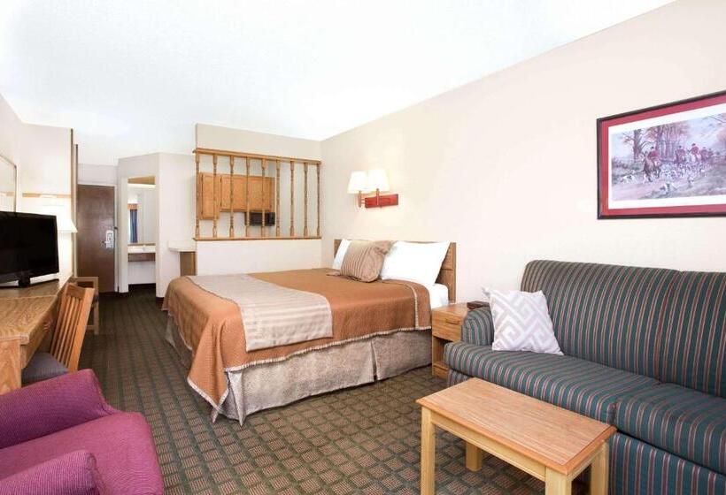 هتل Travelodge By Wyndham Perry National Fairgrounds Area I 75