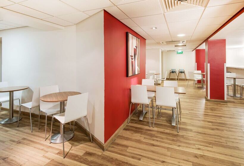 ホテル Travelodge Edinburgh Learmonth