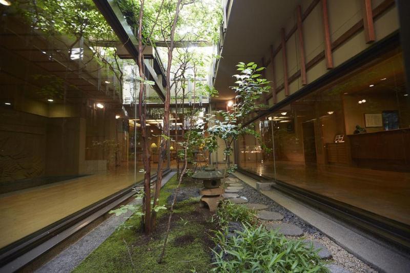 هتل Wakamatsu Hot Spring Resort