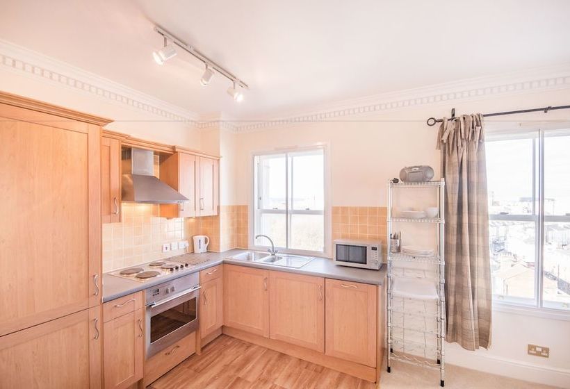 Town Or Country Imperial Apartments