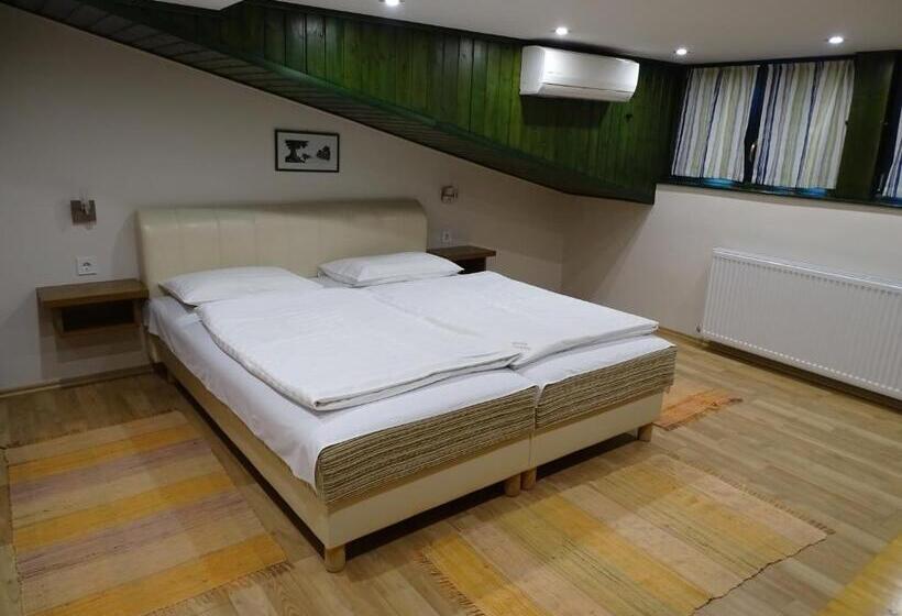 호텔 Alabárdos Panzió és Apartmanház