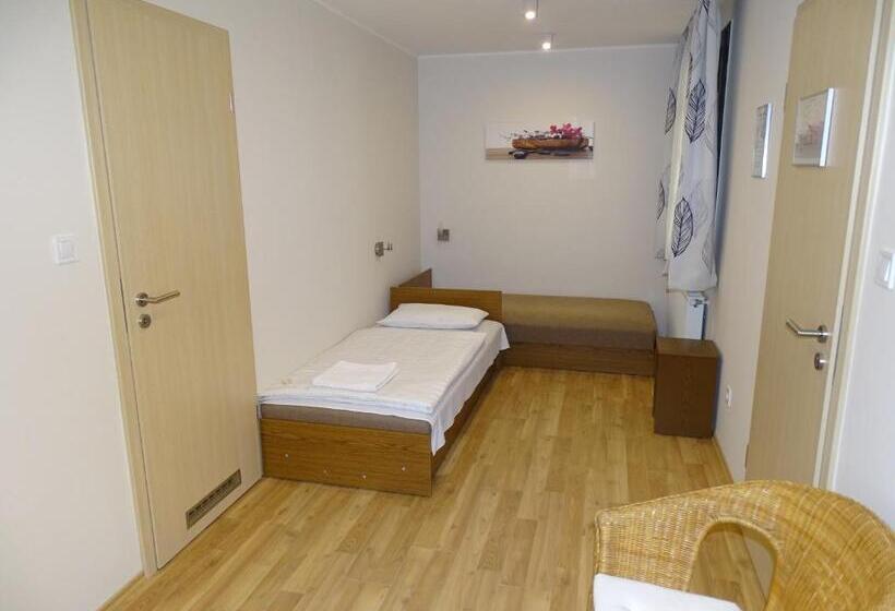 Отель Alabárdos Panzió és Apartmanház