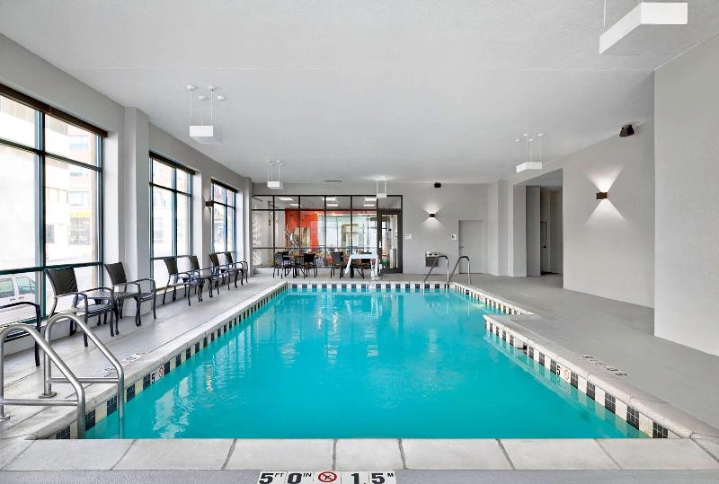 هتل Doubletree By Hilton Davenport