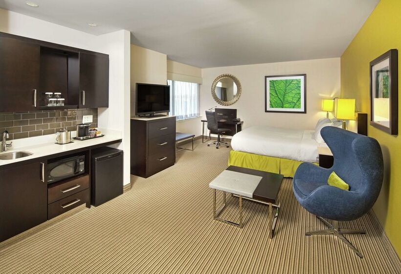 هتل The Hollis Halifax A Doubletree Suites By Hilton