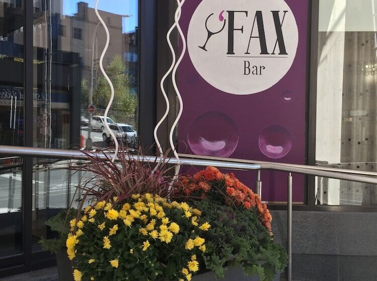 هتل The Hollis Halifax A Doubletree Suites By Hilton