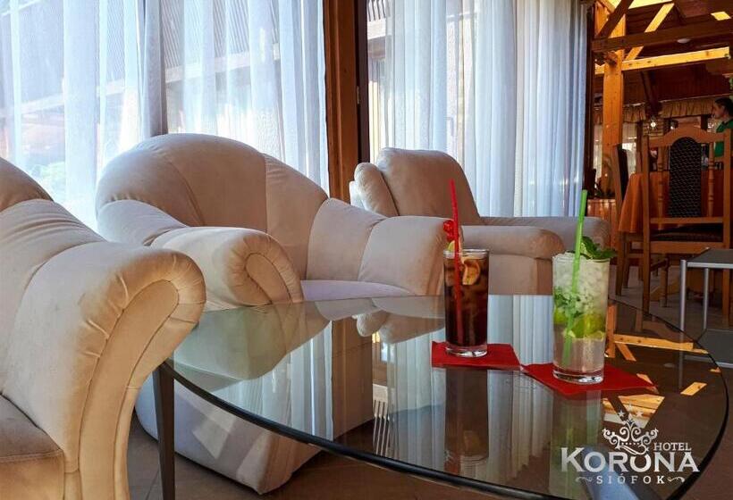 هتل Korona