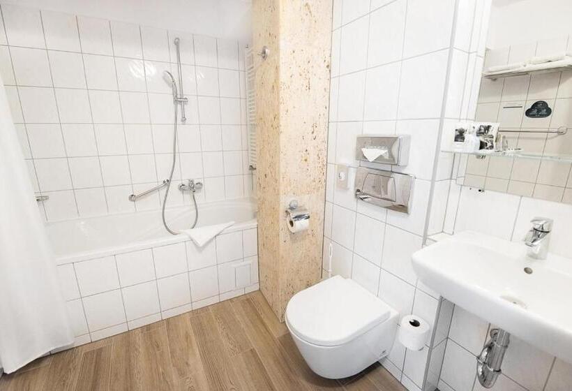 בית מלון כפרי Mercure Opole