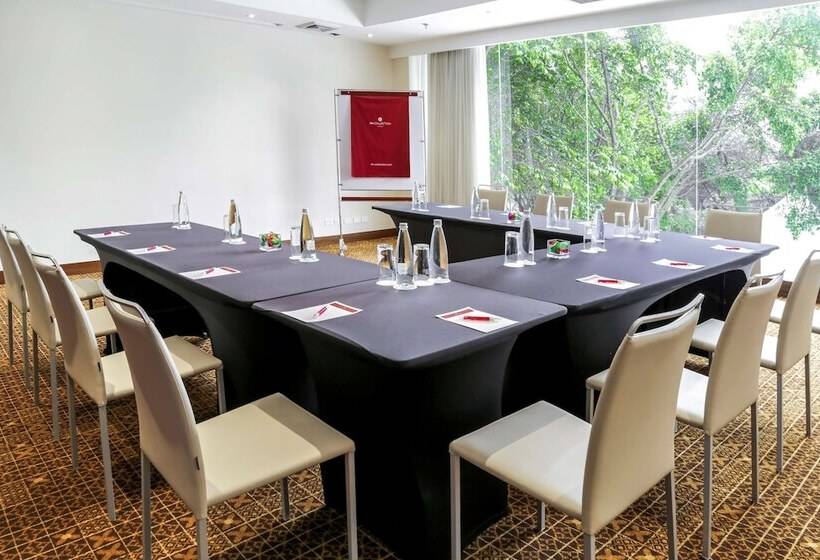 هتل NH Collection Bogotá Royal Teleport