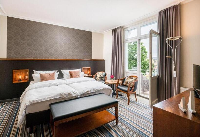 هتل Residenz Waldkrone Kühlungsborn
