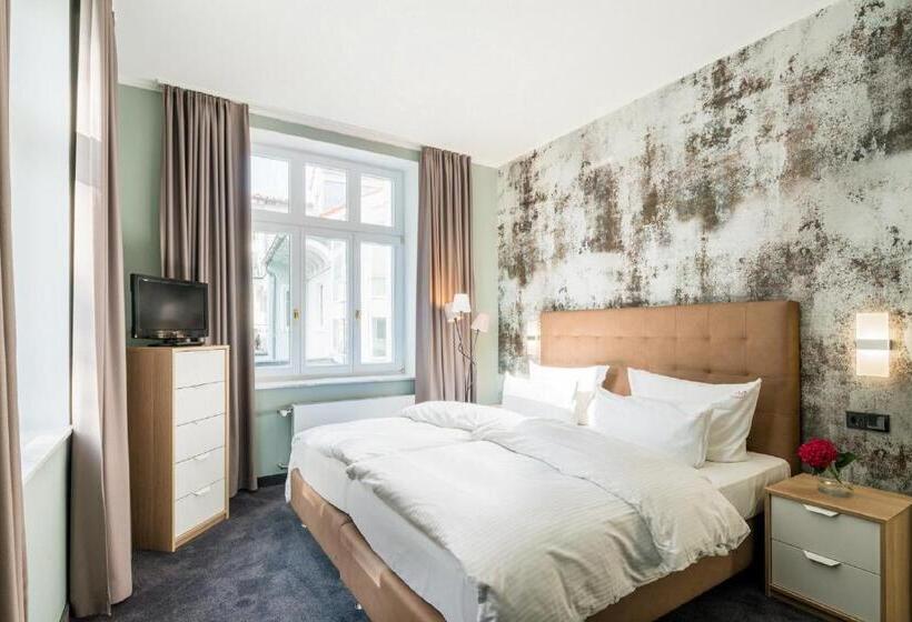 هتل Residenz Waldkrone Kühlungsborn