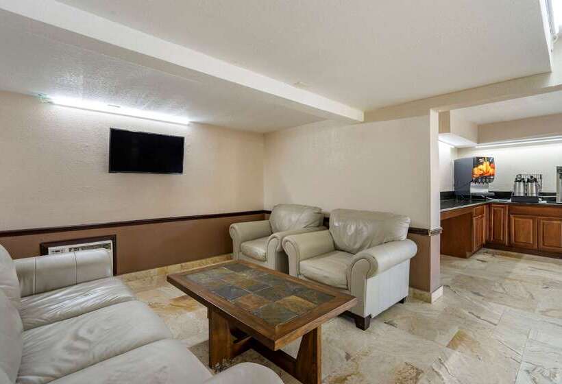 בית מלון כפרי Rodeway Inn Clearwaterdunedin