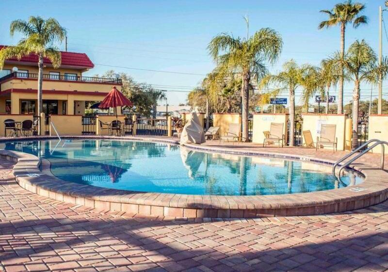 בית מלון כפרי Rodeway Inn Clearwaterdunedin