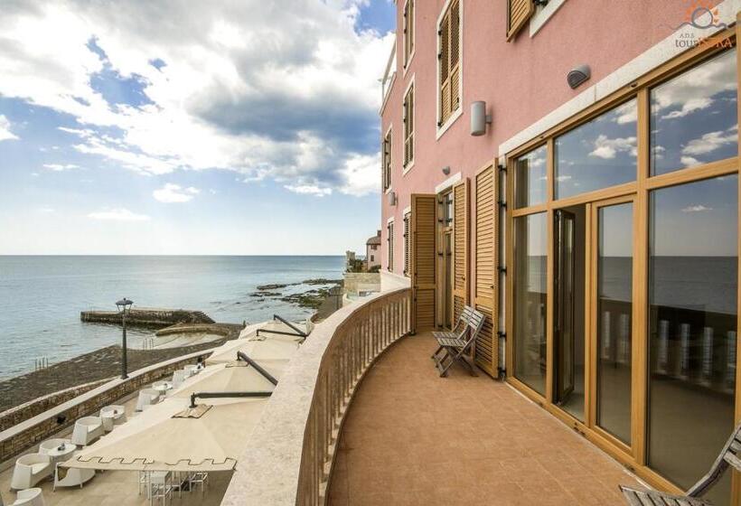 هتل Rotonda Inn Novigrad