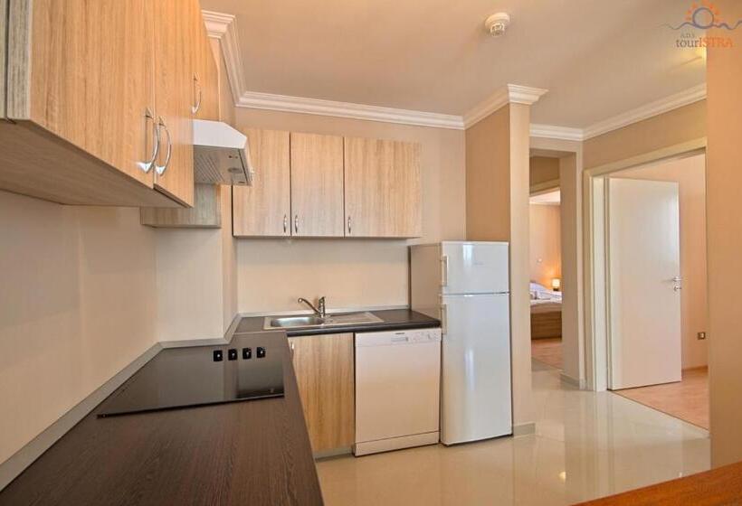 هتل Rotonda Inn Novigrad