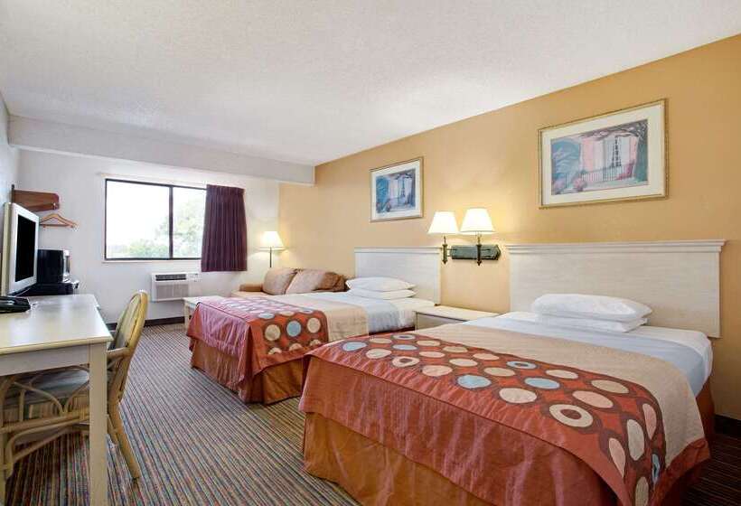 Hotel Super 8 By Wyndham Clearwater/st. Petersburg Airport