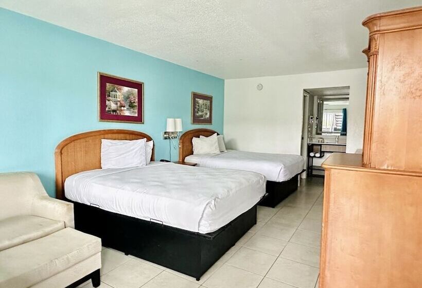هتل Rodeway Inn Clearwater   Central