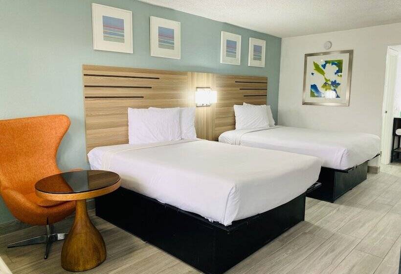 هتل Rodeway Inn Clearwater   Central